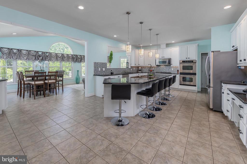15 Valley Ln
