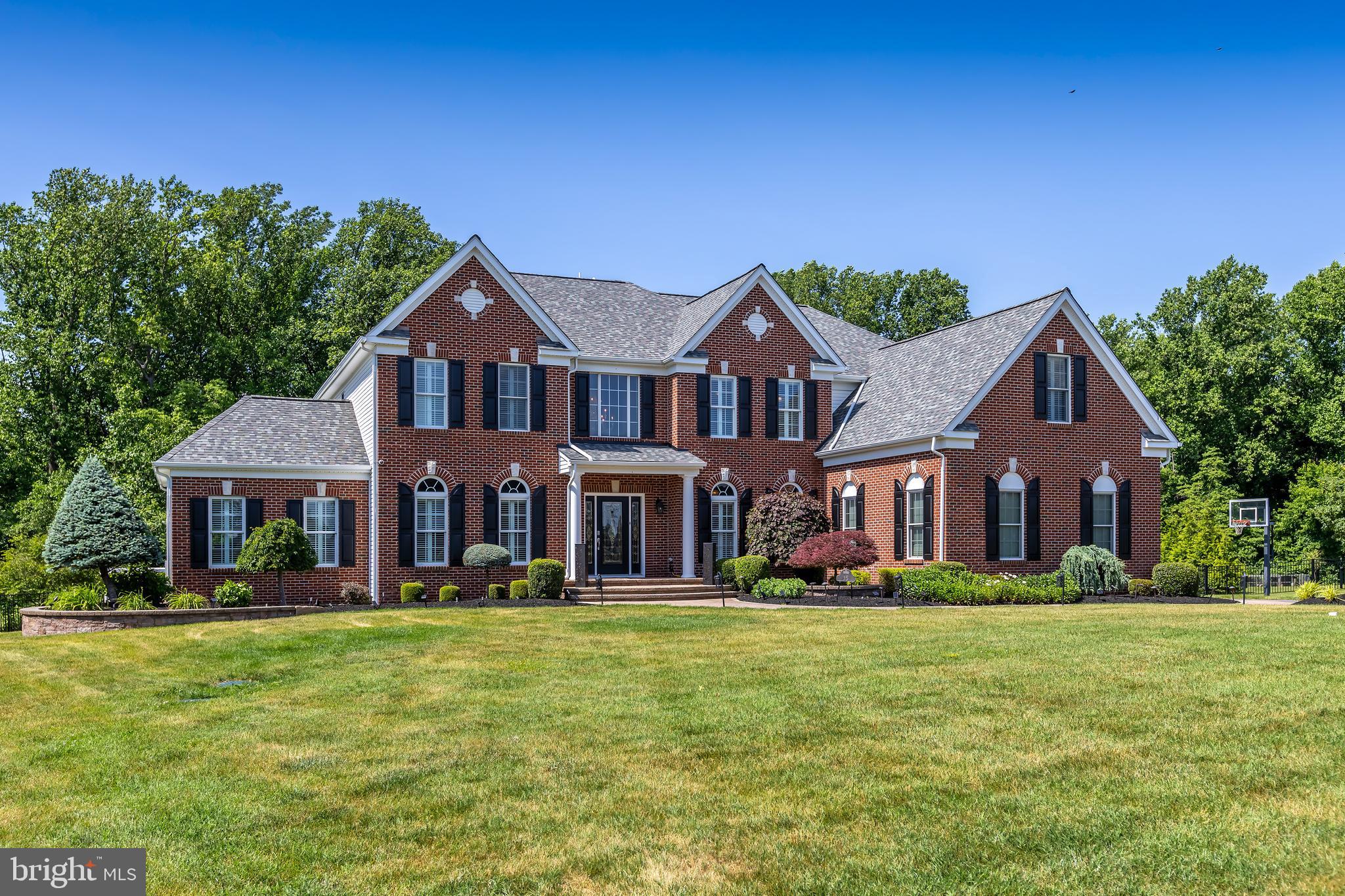15 Valley Ln