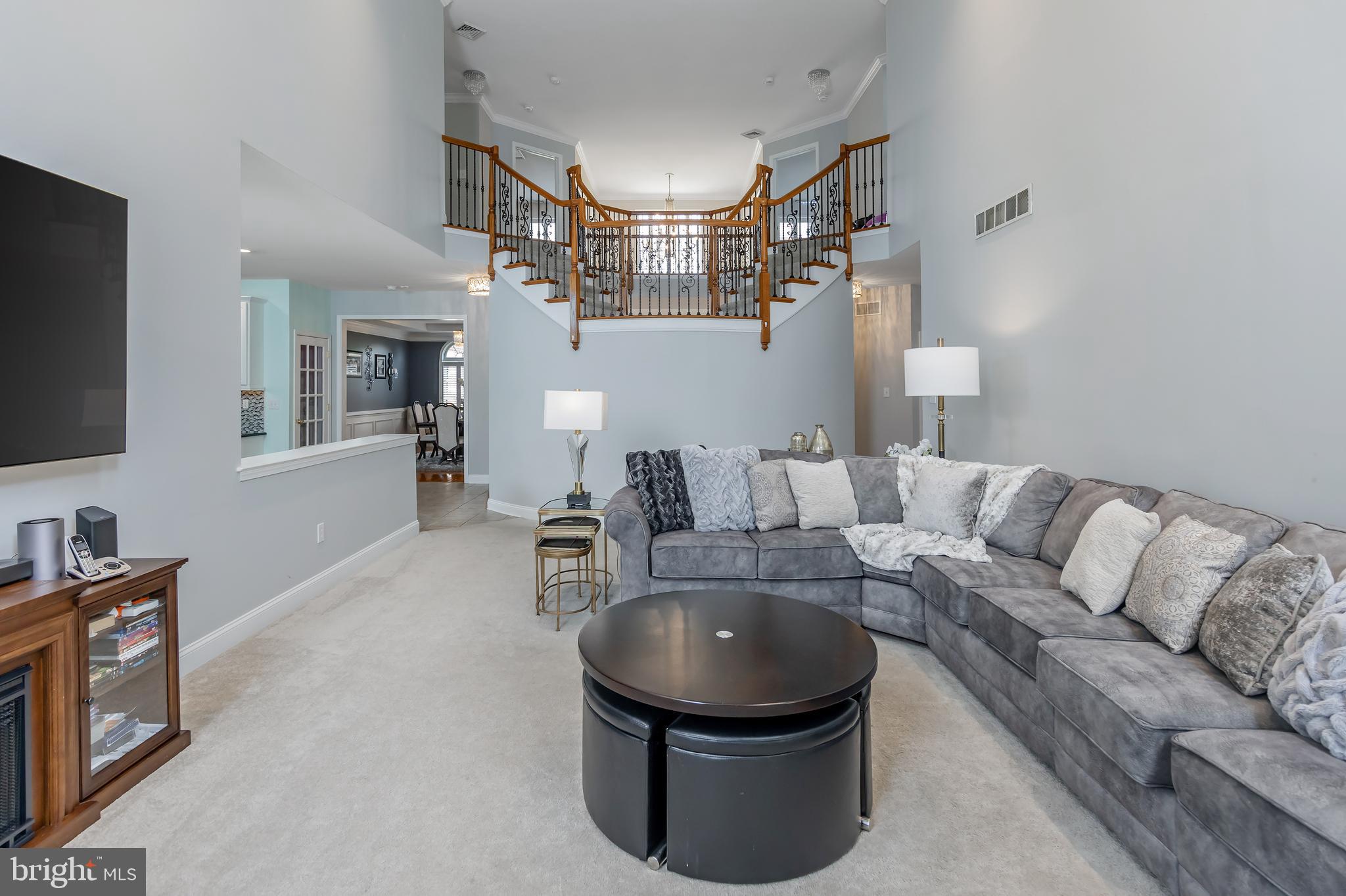 15 Valley Ln