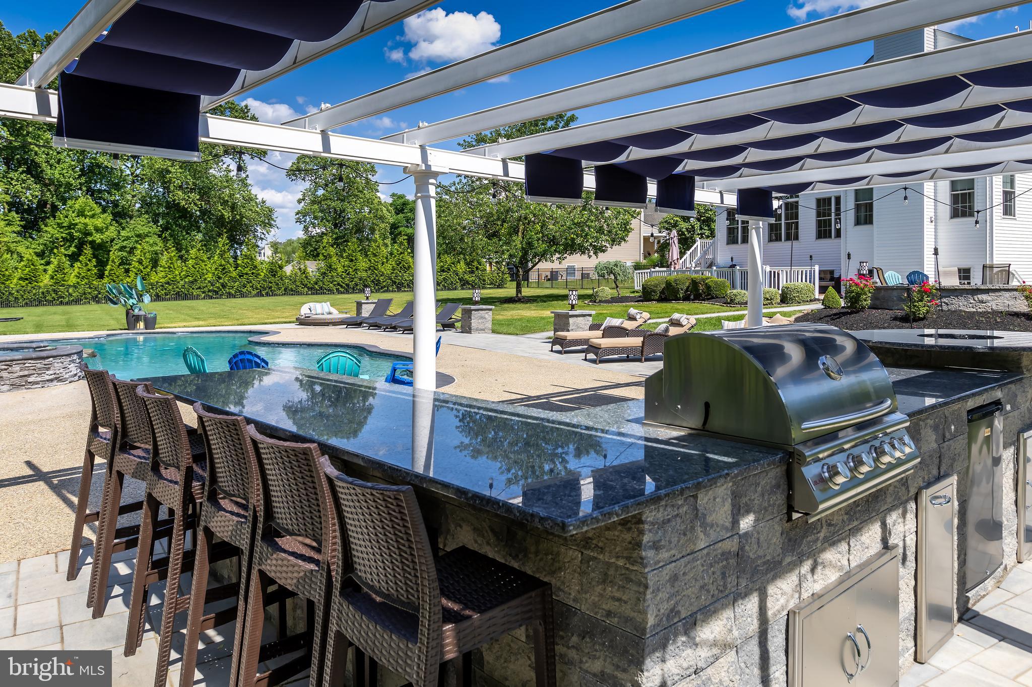 15 Valley Ln