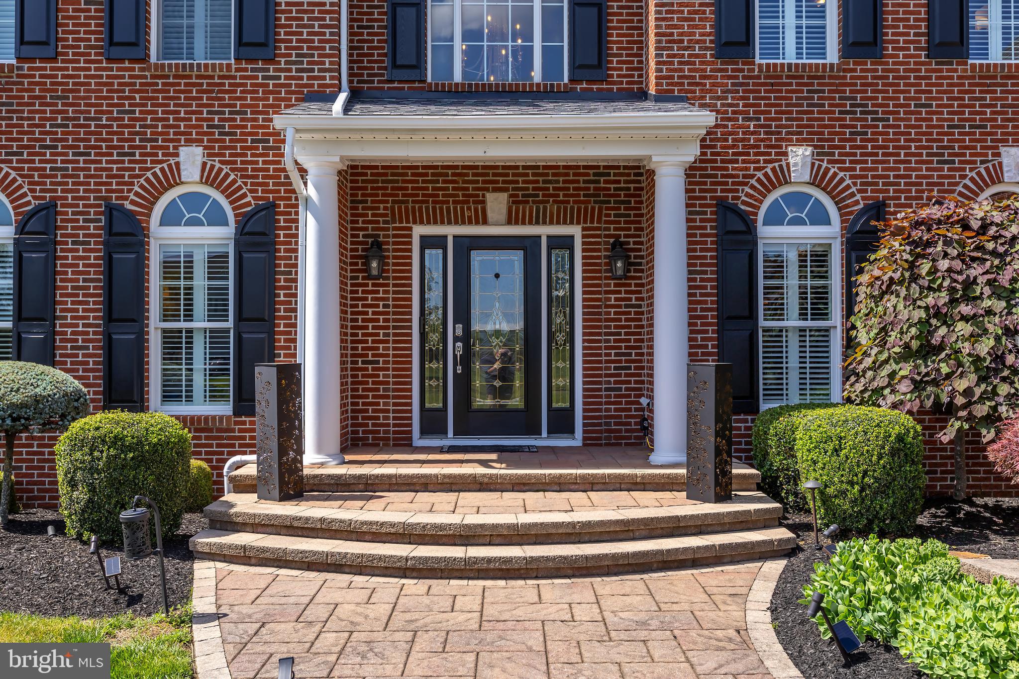 15 Valley Ln