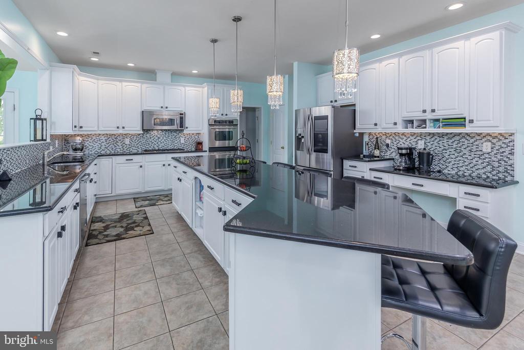 15 Valley Ln