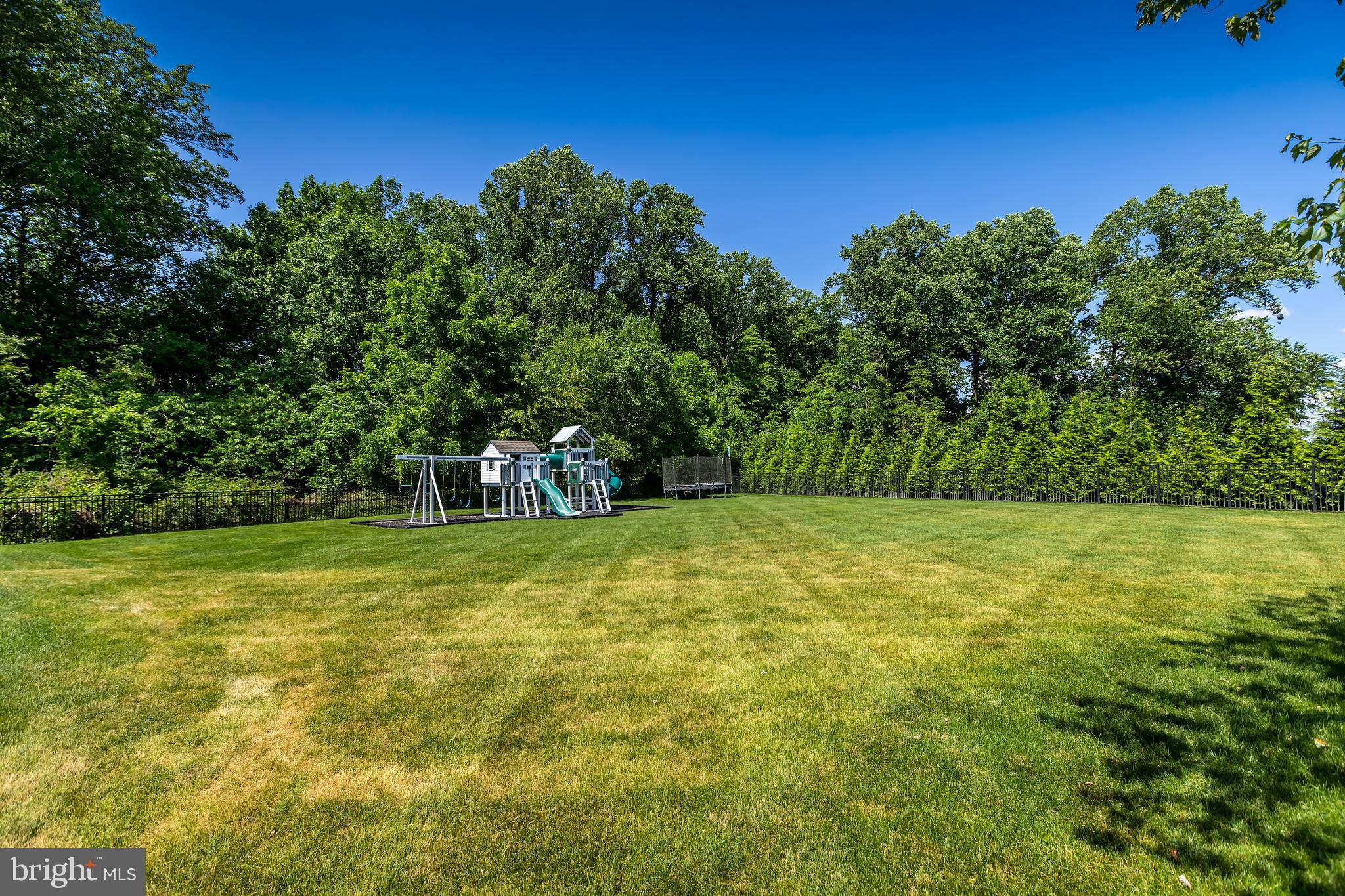 15 Valley Ln