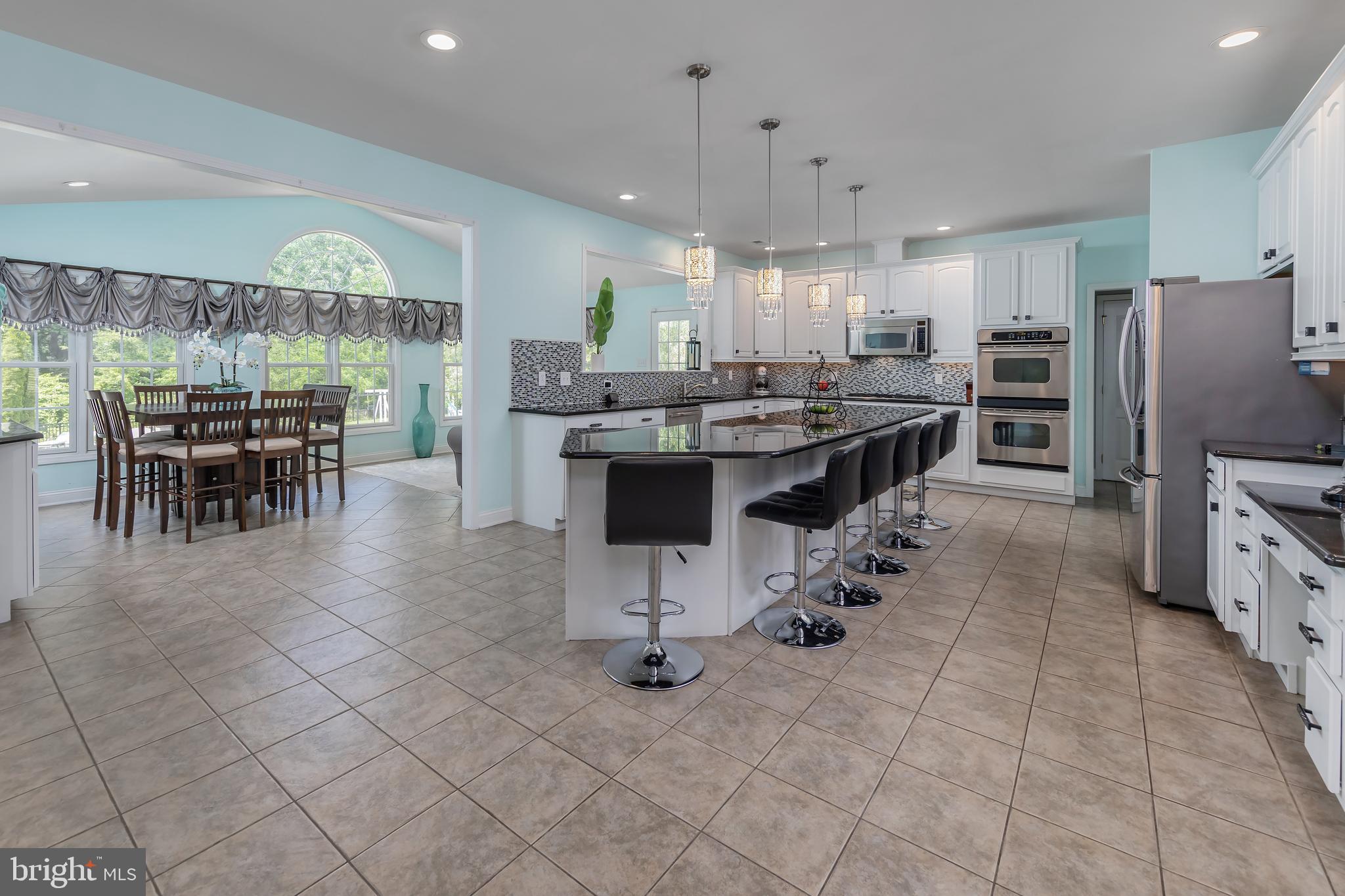 15 Valley Ln