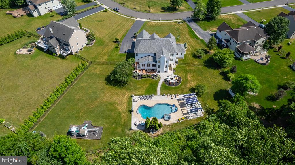 15 Valley Ln