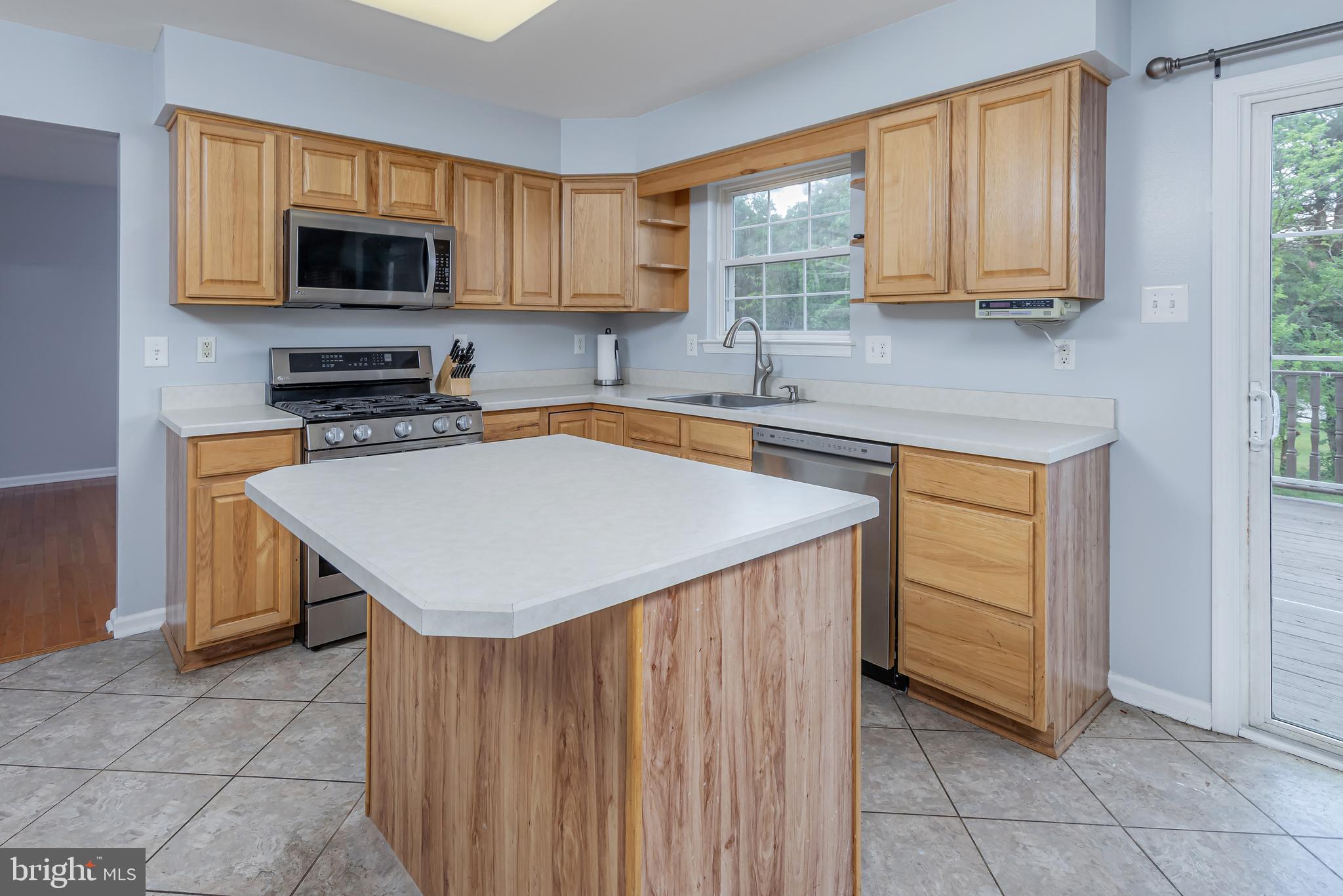 29 LAKE NARRATICON DRIVE