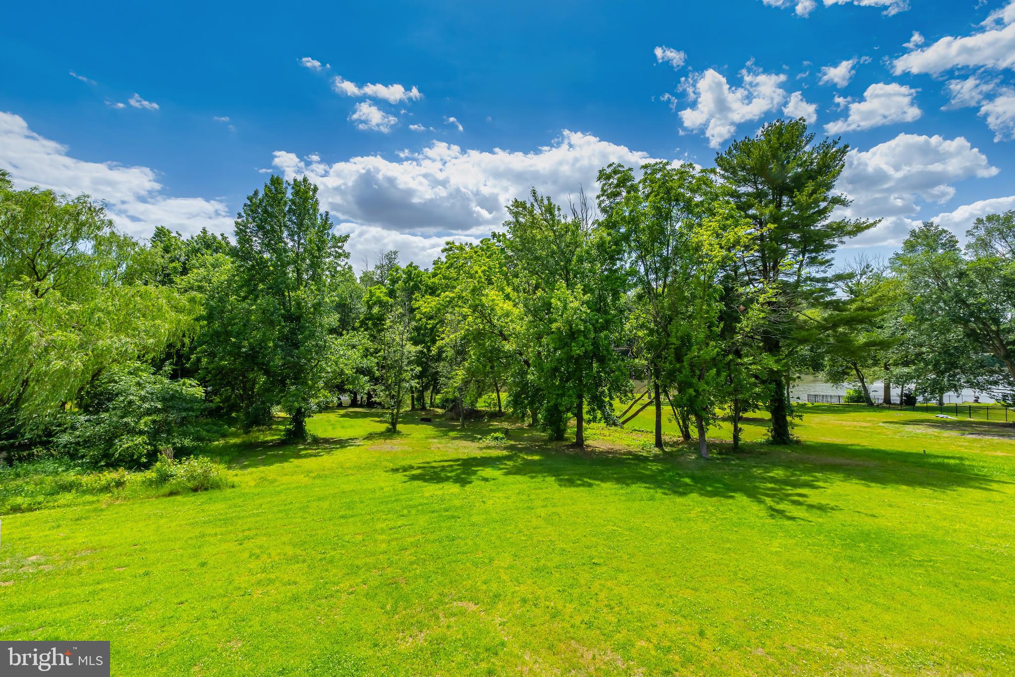 29 LAKE NARRATICON DRIVE