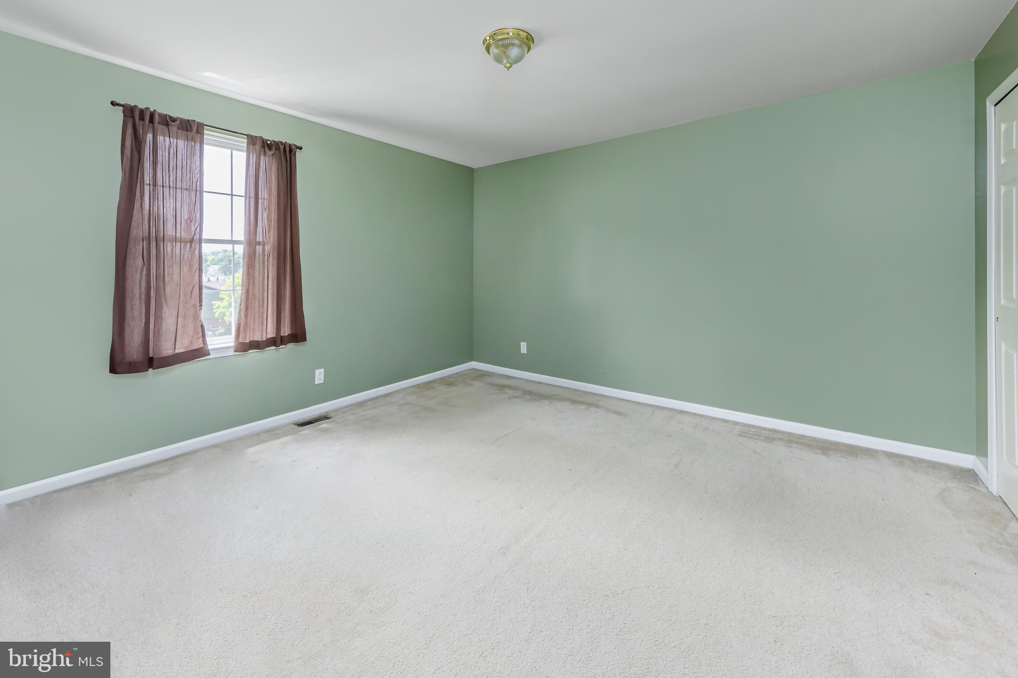 29 LAKE NARRATICON DRIVE