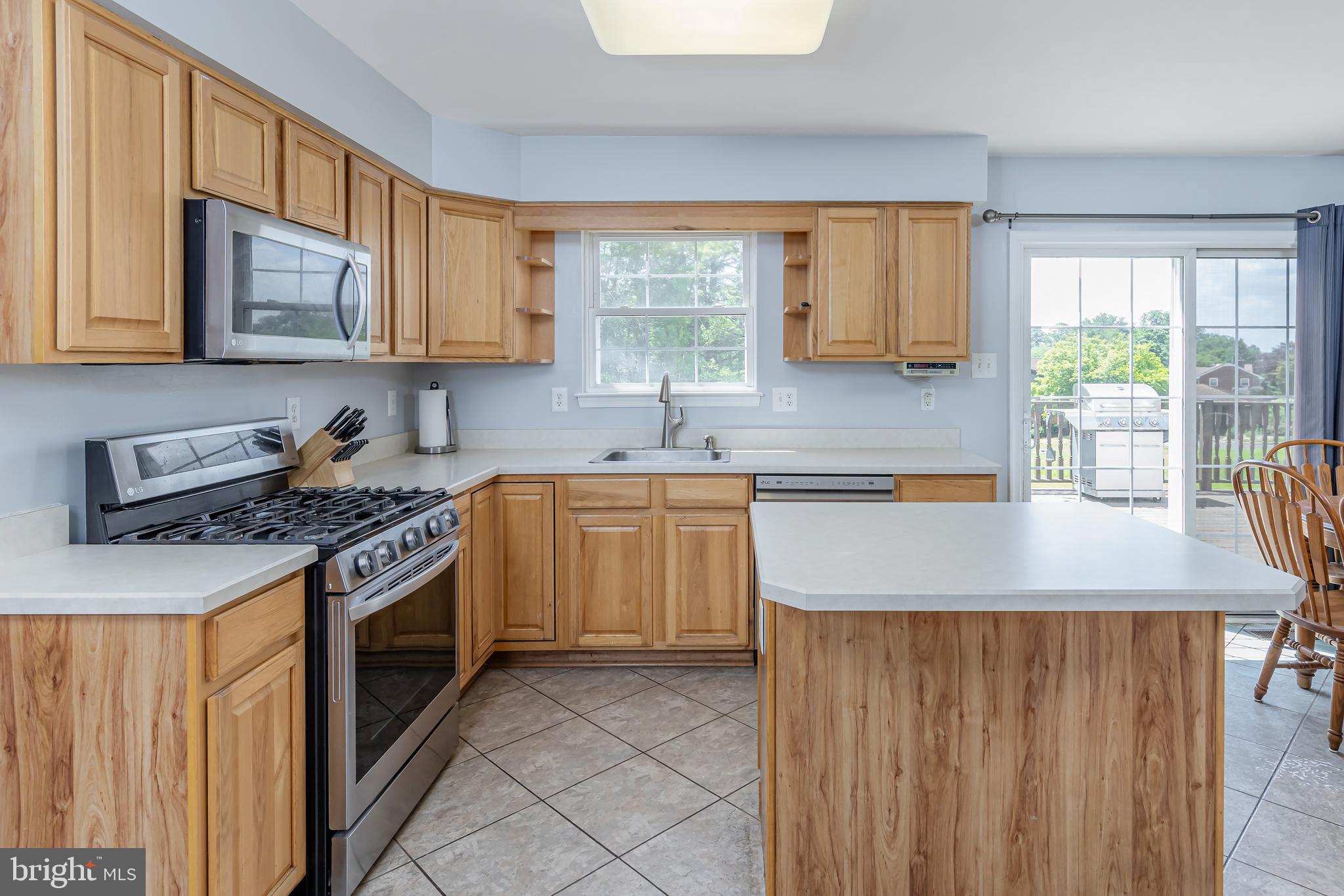 29 LAKE NARRATICON DRIVE