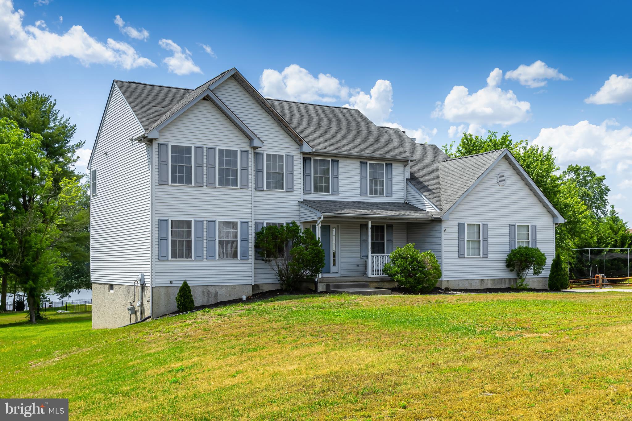 29 LAKE NARRATICON DRIVE