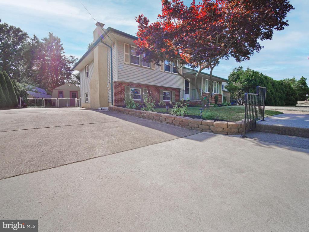 50 HOLLY DRIVE