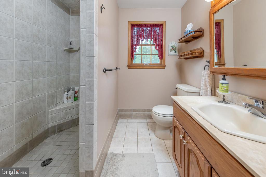 426 Bishop Rd