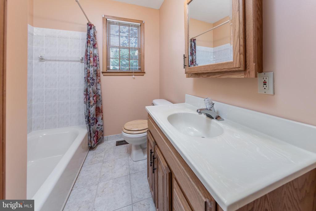 426 Bishop Rd