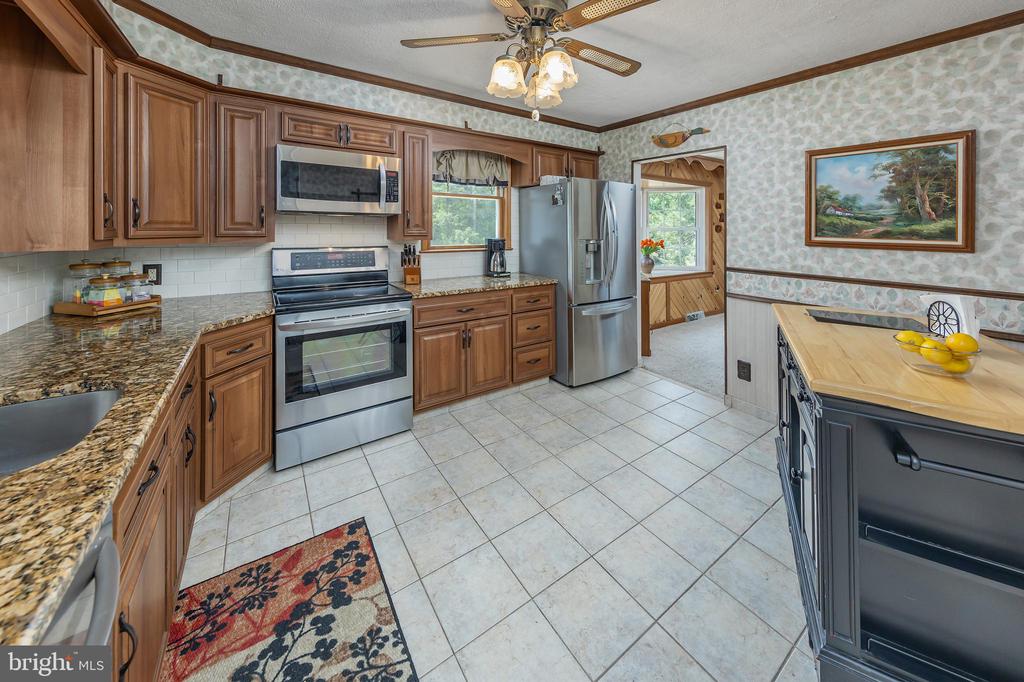426 Bishop Rd