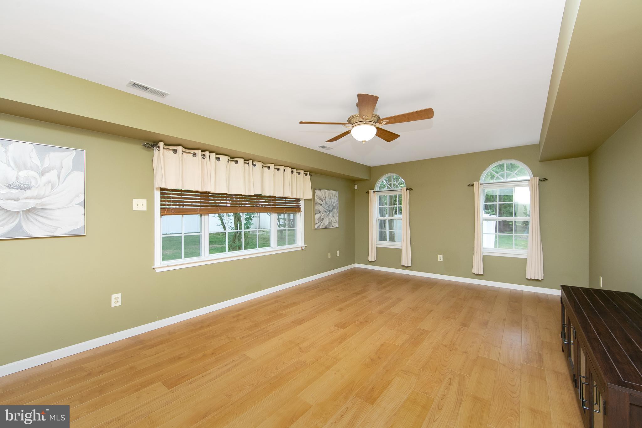 37 Hilliard Way