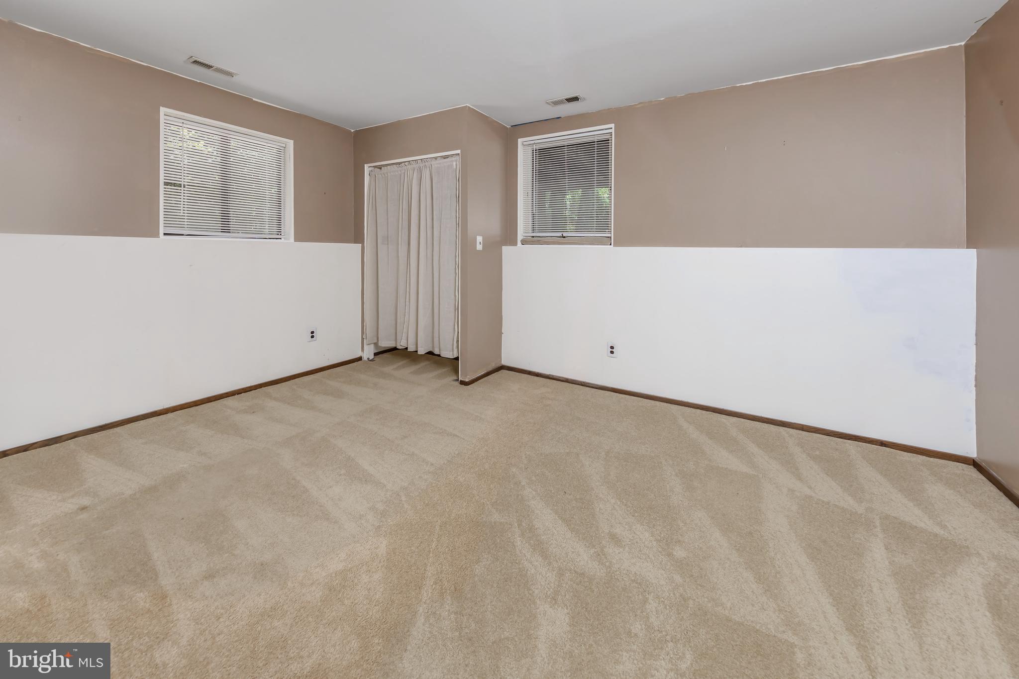 109 Foxford Ln