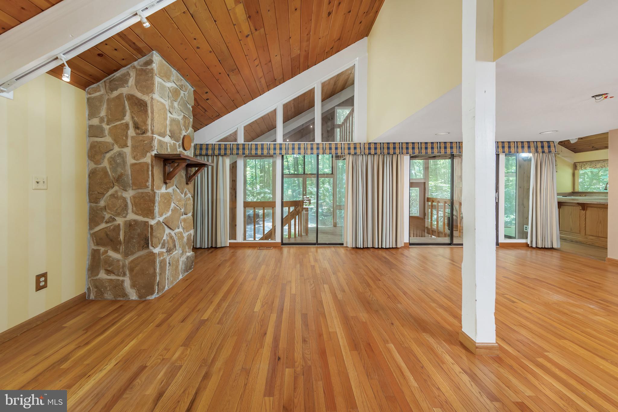 109 Foxford Ln