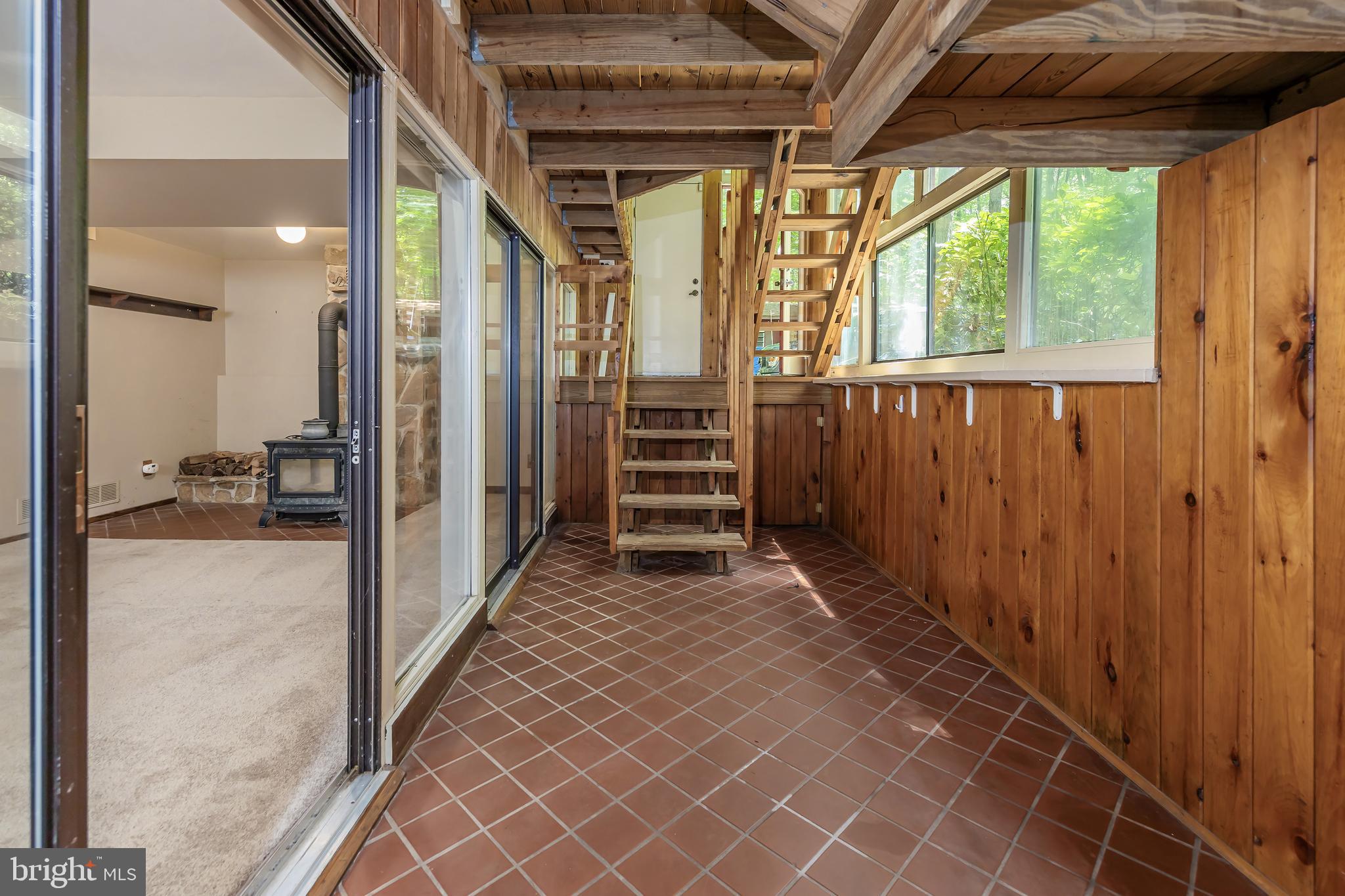 109 Foxford Ln