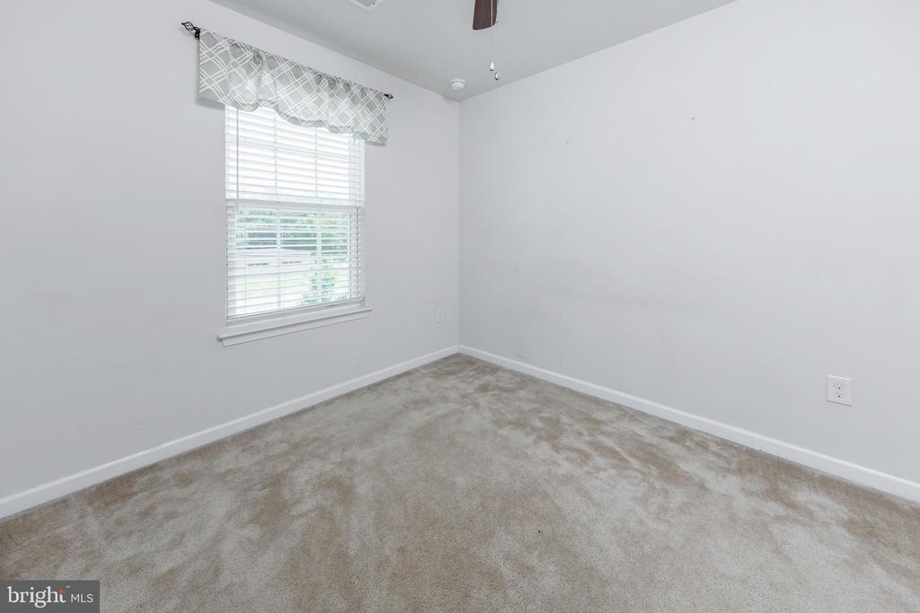 1032 Noble Pl