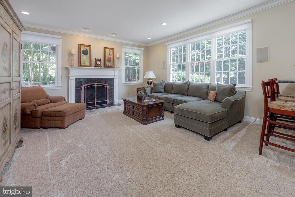306 Fox Run Ct
