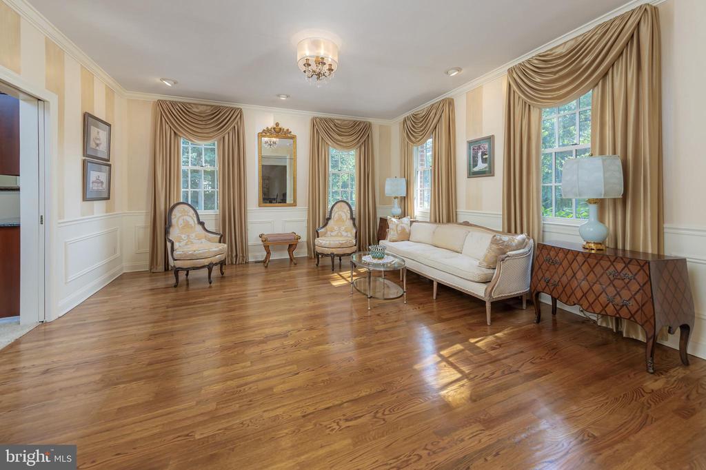 306 Fox Run Ct