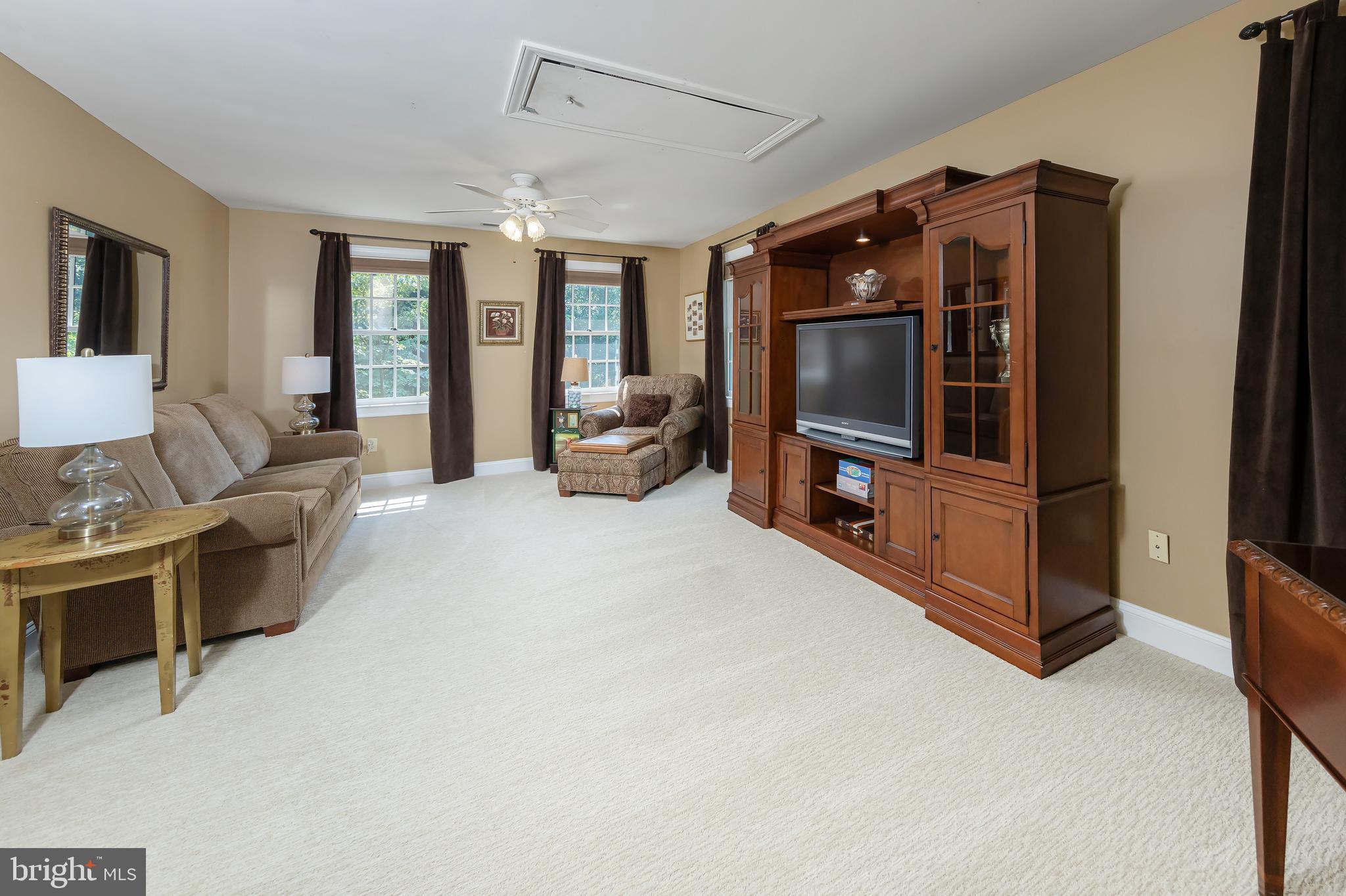 306 Fox Run Ct