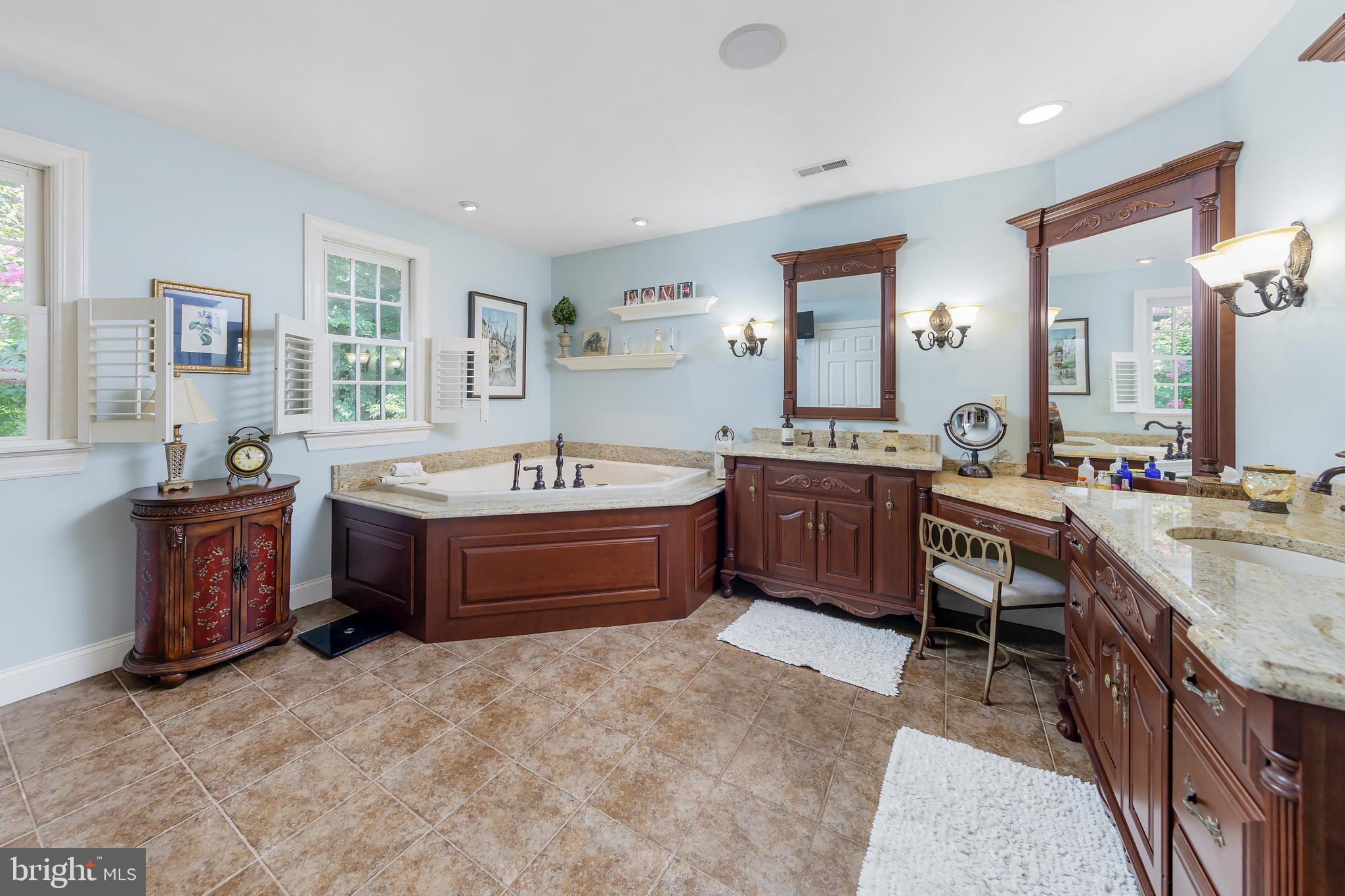 306 Fox Run Ct