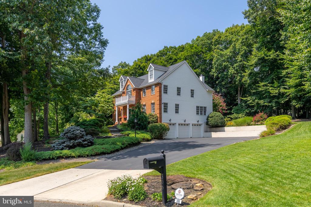 306 Fox Run Ct