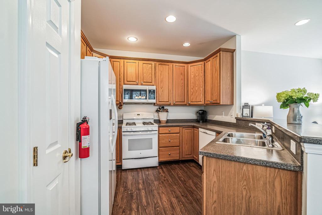 2 BELAIR COURT