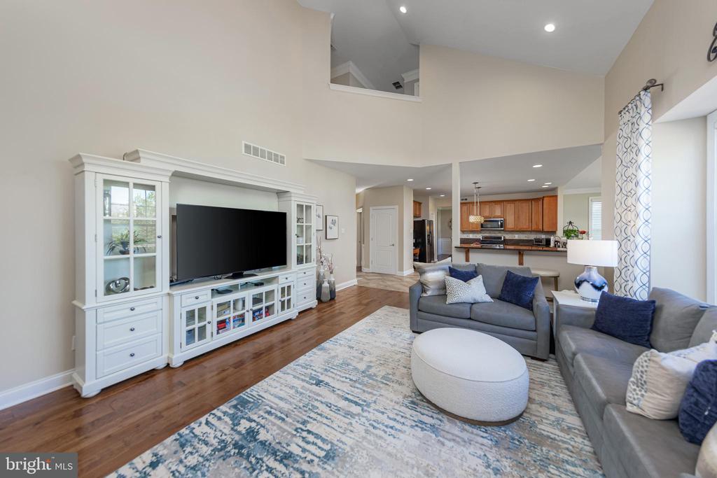 609 Bainbridge Dr