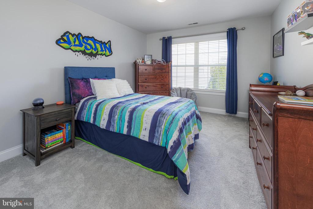 609 Bainbridge Dr