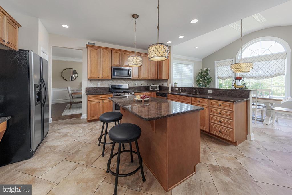 609 Bainbridge Dr