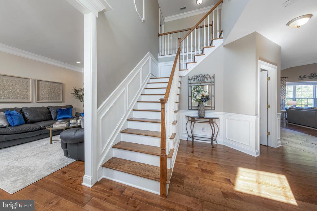 609 Bainbridge Dr