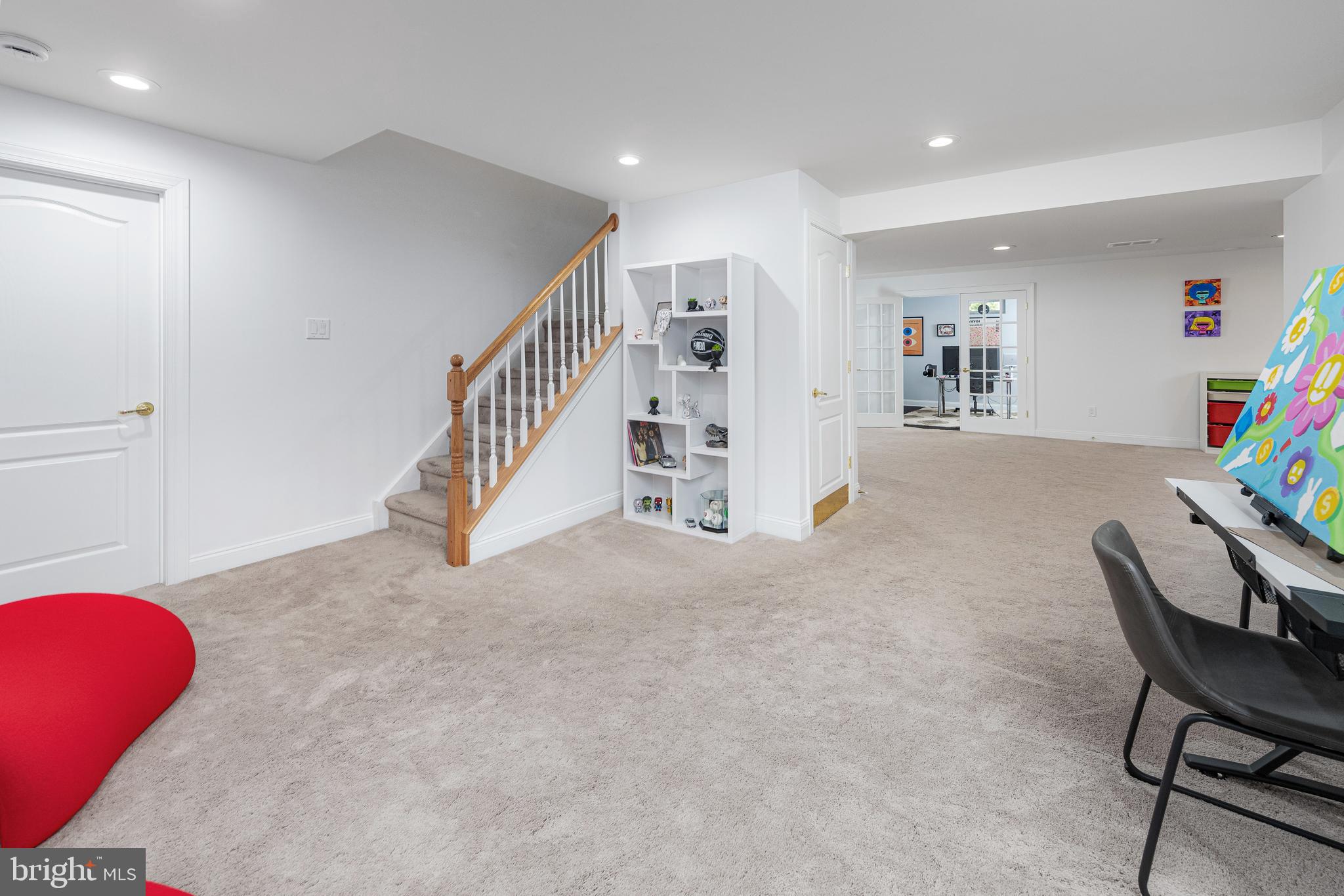609 Bainbridge Dr
