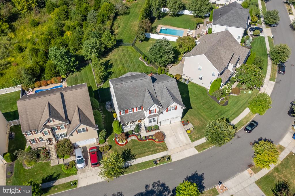 609 Bainbridge Dr