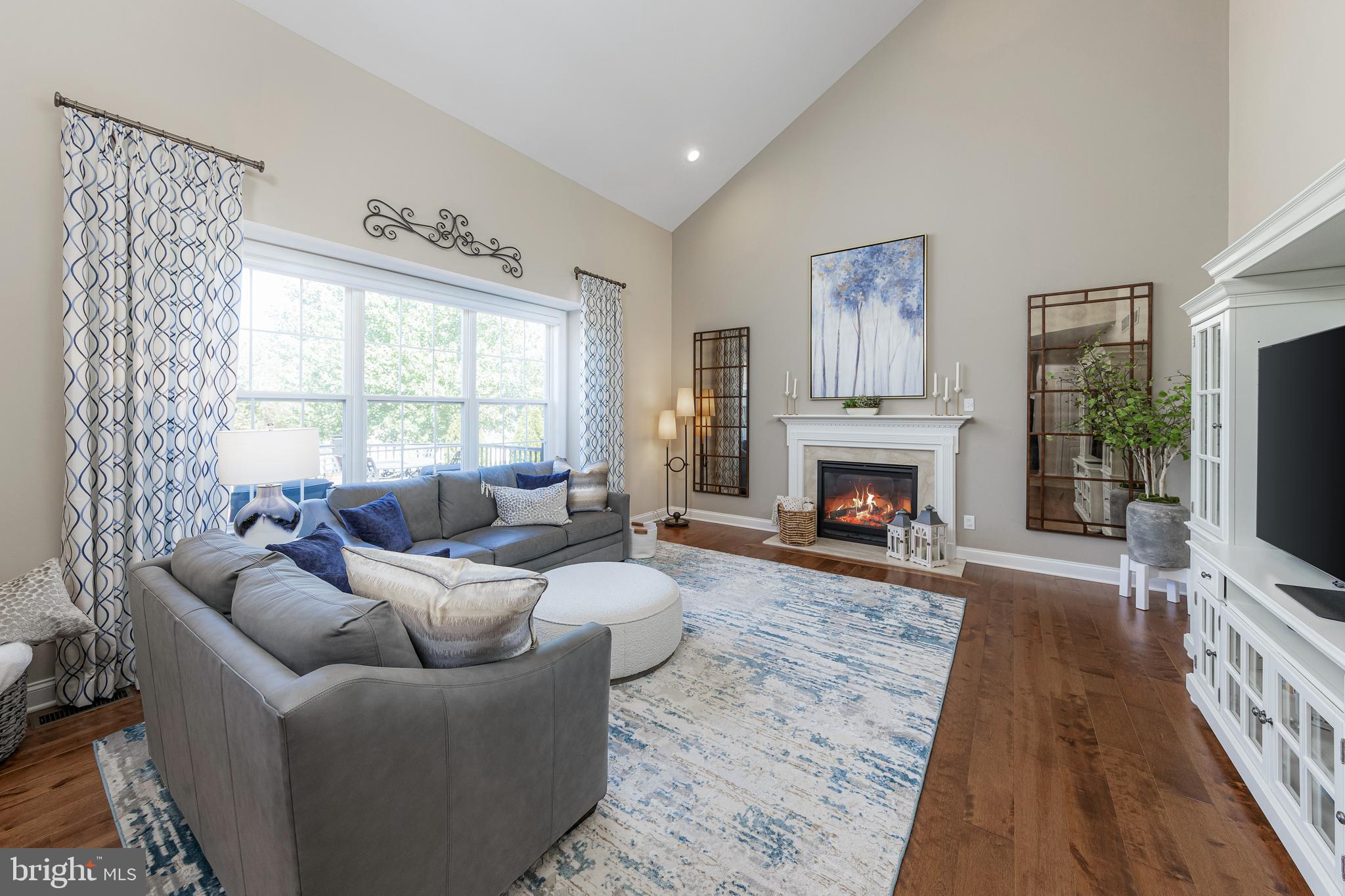 609 Bainbridge Dr
