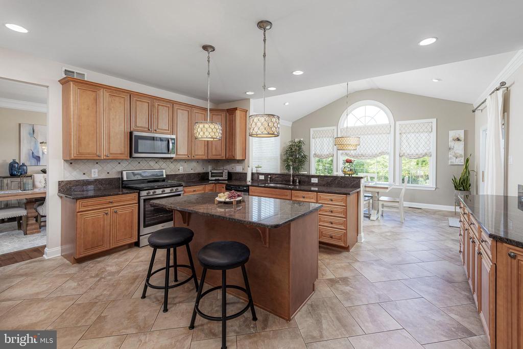 609 Bainbridge Dr