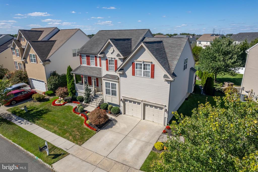 609 Bainbridge Dr