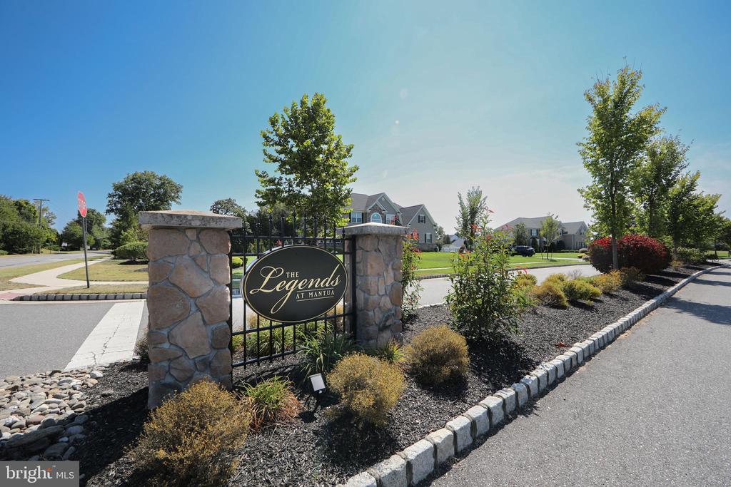 4 Palomino Cir