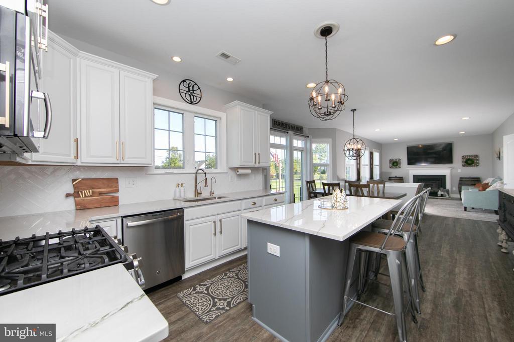 4 Palomino Cir