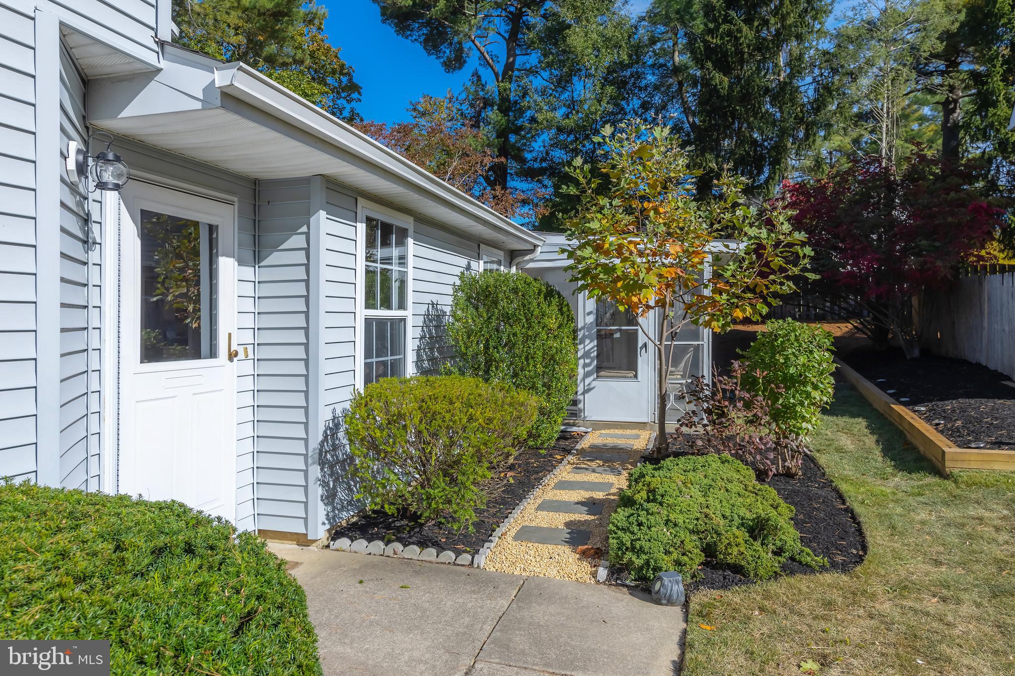 423 Amesbury Pl