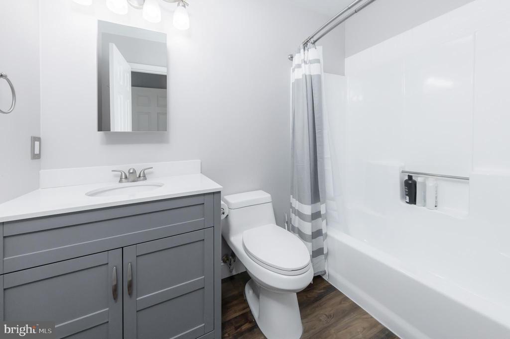 423 Amesbury Pl