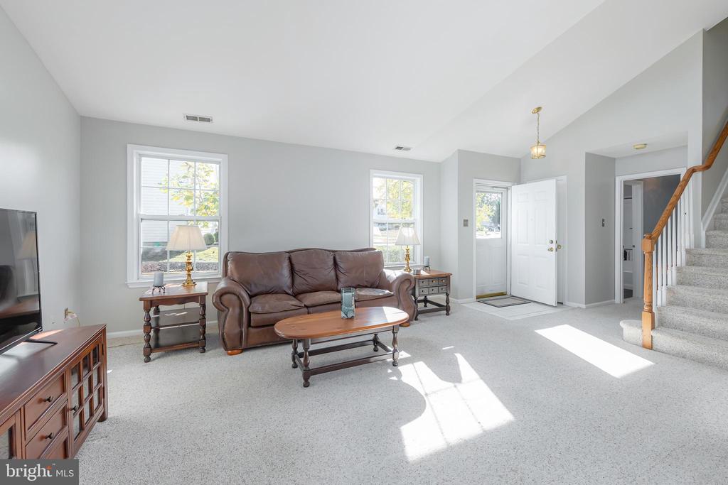423 Amesbury Pl