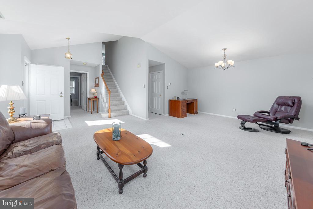 423 Amesbury Pl