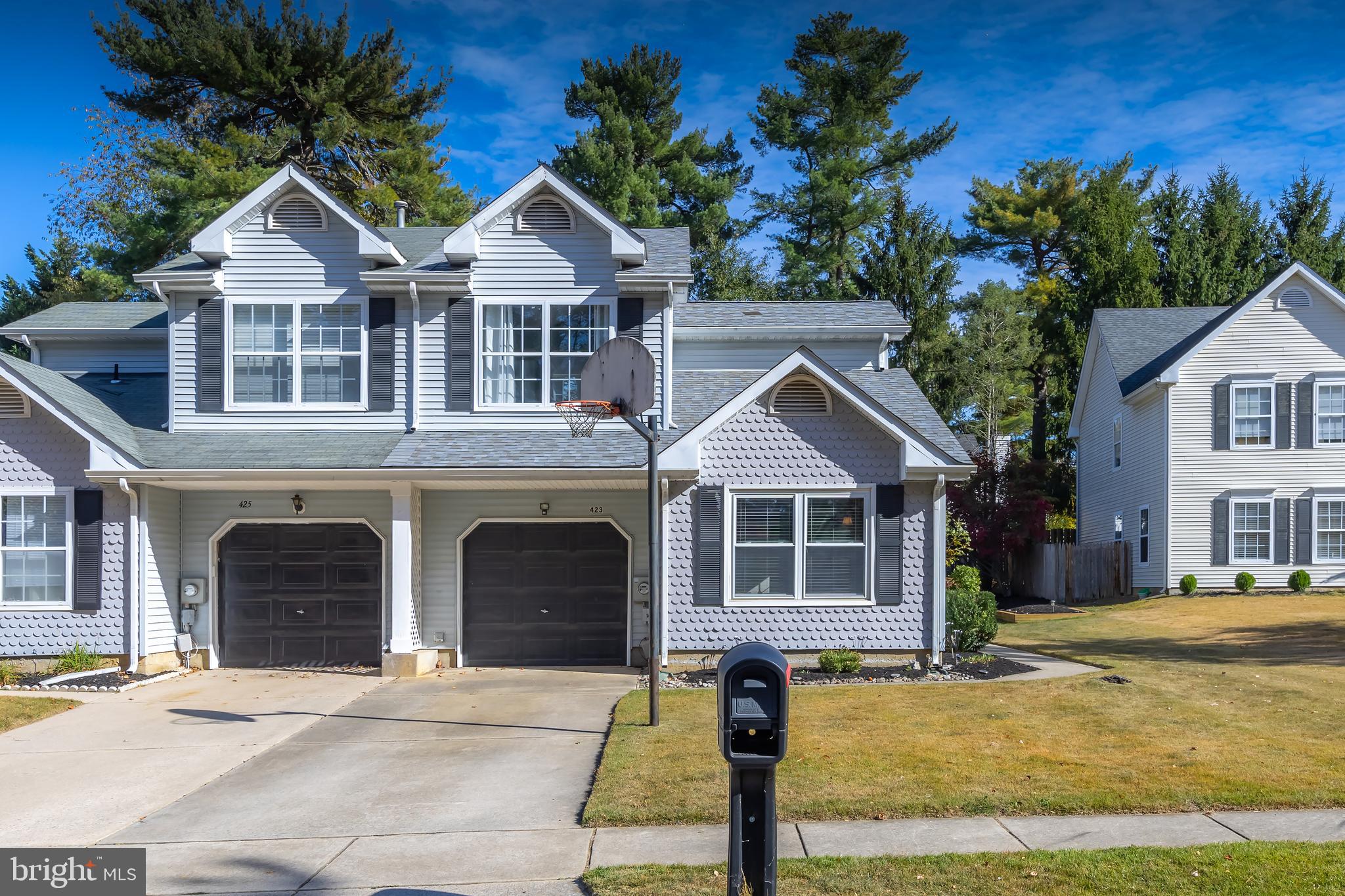 423 Amesbury Pl