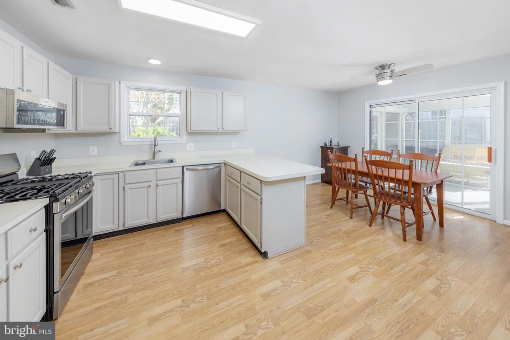 423 Amesbury Pl