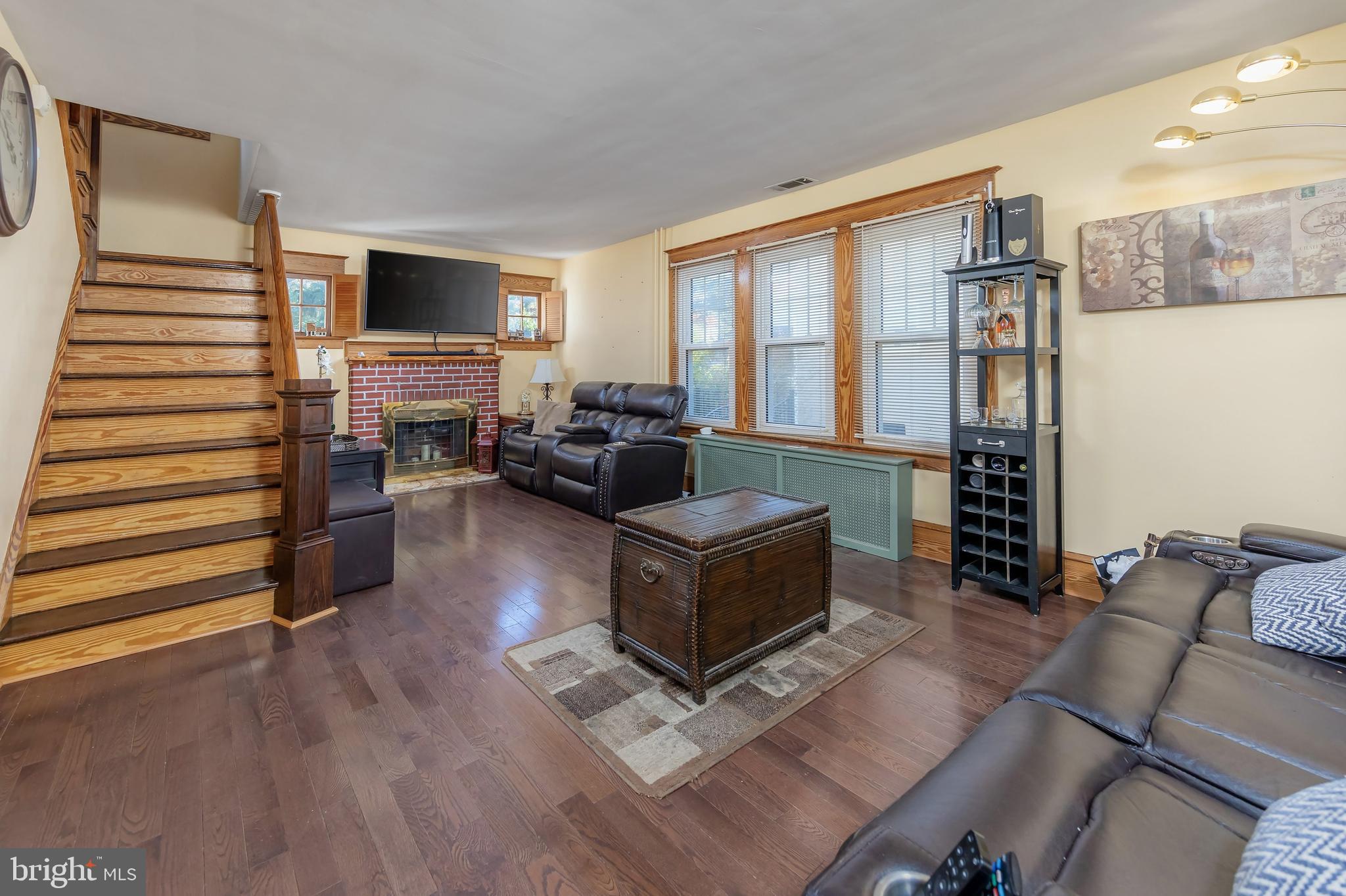 225 Crafton Ave