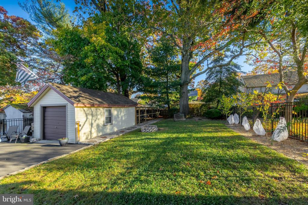 225 Crafton Ave