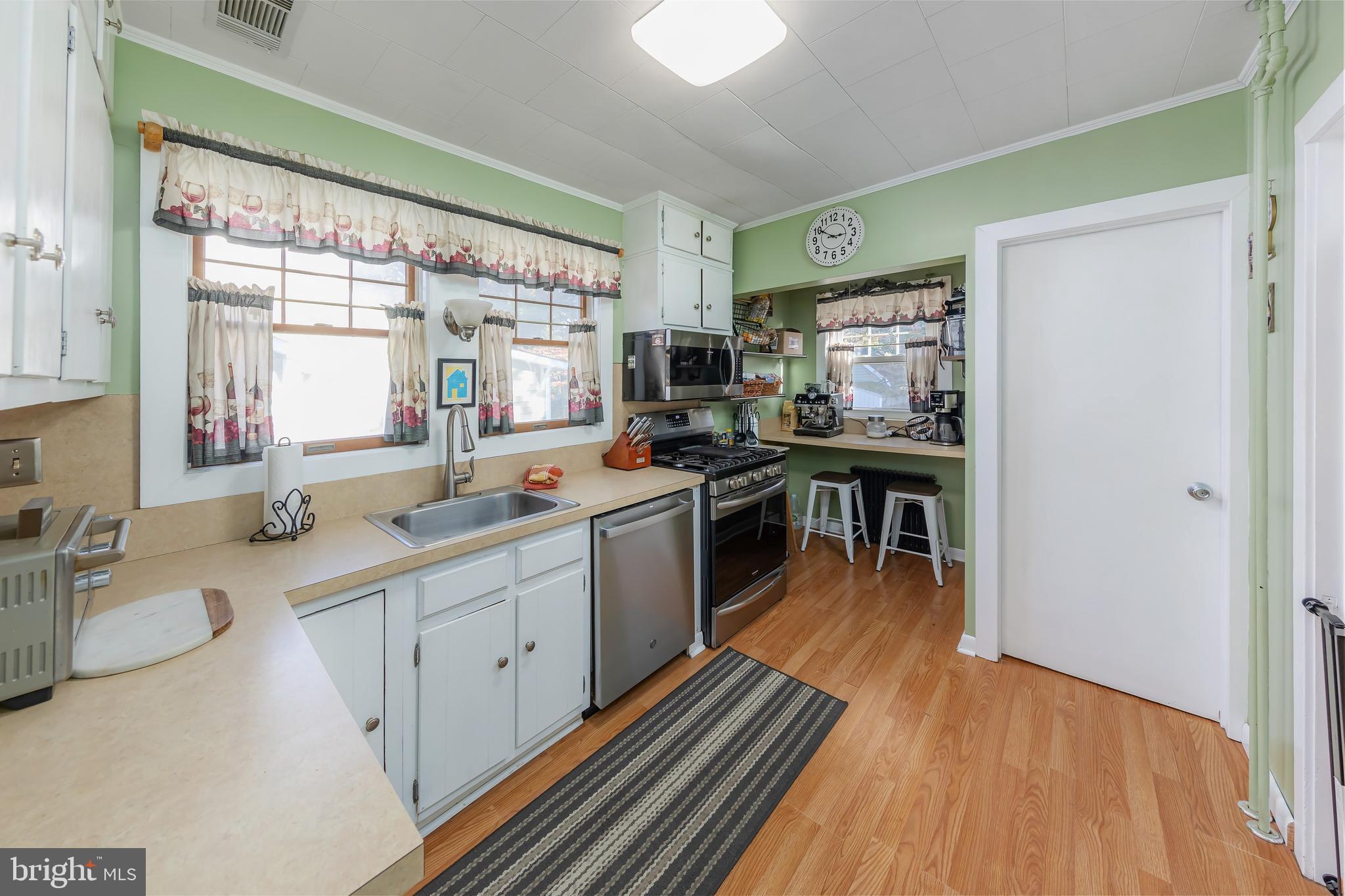 225 Crafton Ave