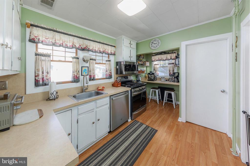 225 Crafton Ave